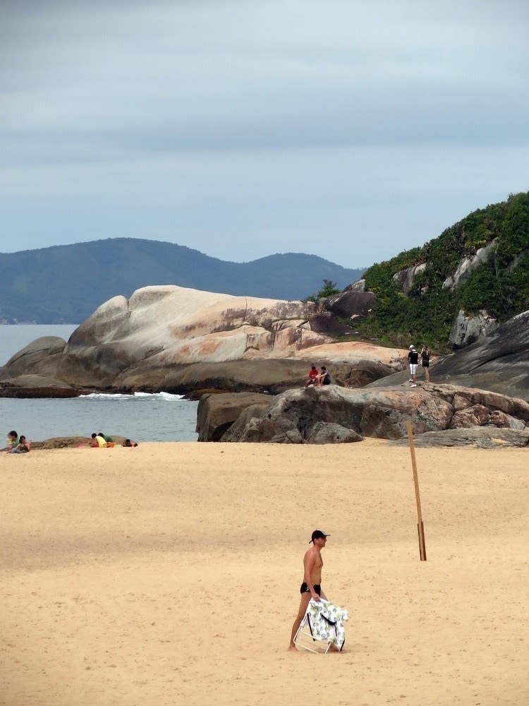Praia do Estaleirinho Balneário Camboriú
