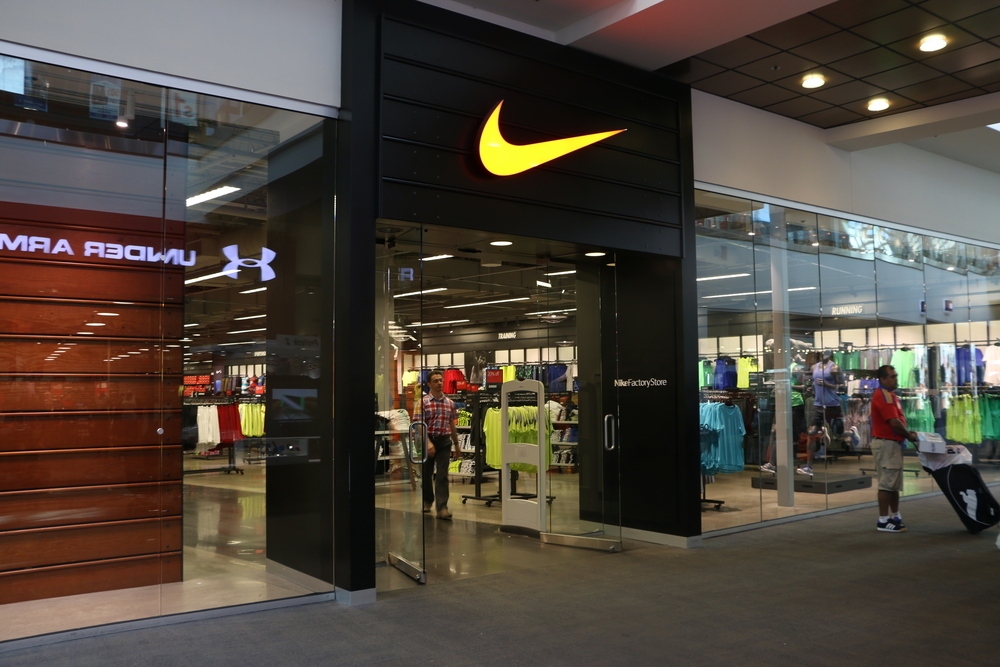 Найк краснодар. Nike магазин. Торговый центр Nike. Фирменный магазин найк. Магазин найк в Краснодаре.