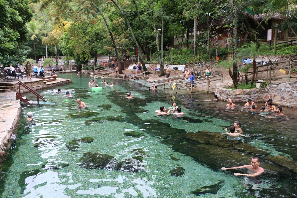 Parque das Fontes: 8 piscinas naturais de água quente para você curtir no  Rio Quente Resorts - Falando de Viagem