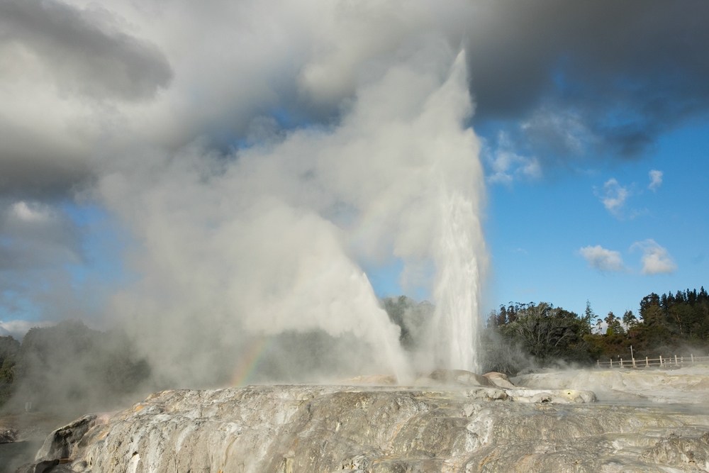 Rotorua-e-os-parques-de-atividade-geotermica