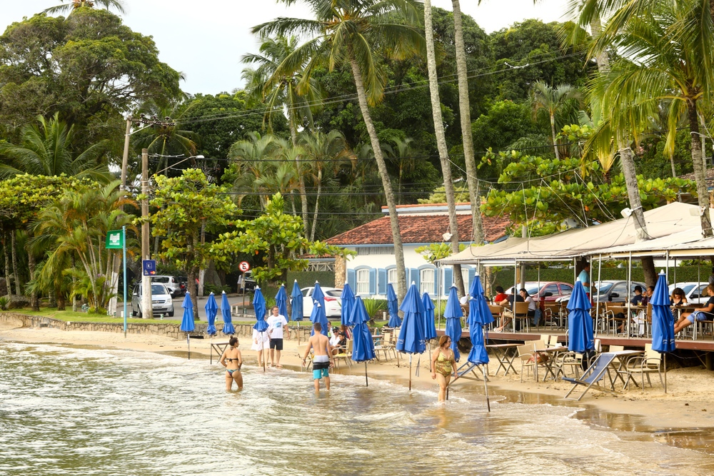 Praia do Viana é urbana e tem águas claras, mornas e tranquilas. É ideal  para crianças e quem busca tranquilidade. - Picture of Ilhabela, State of  Sao Paulo - Tripadvisor