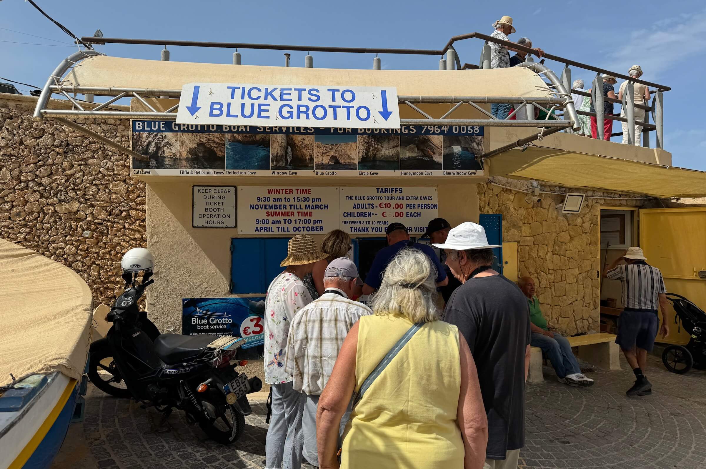 Blue Grotto (Gruta Azul)