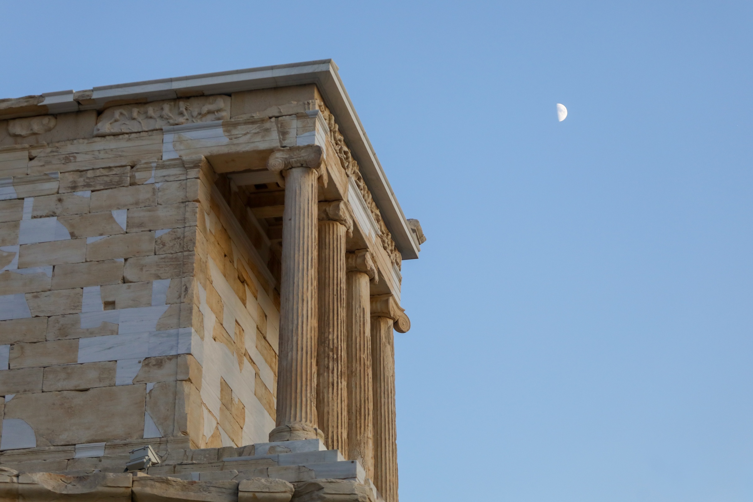 Propileu da Acrópole e o Templo de Atena Niké