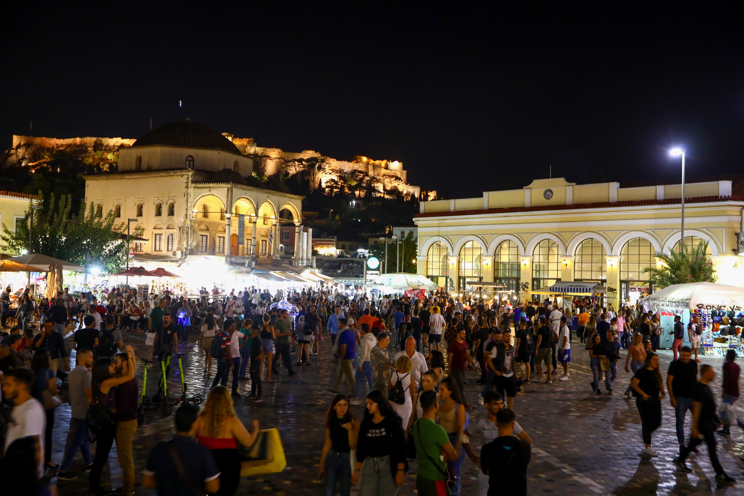 Vida Noturna de Atenas