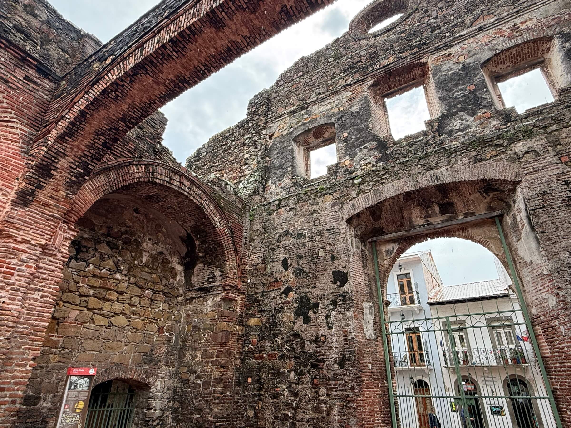 Antigo Convento de Santo Domingo — Arco Chato