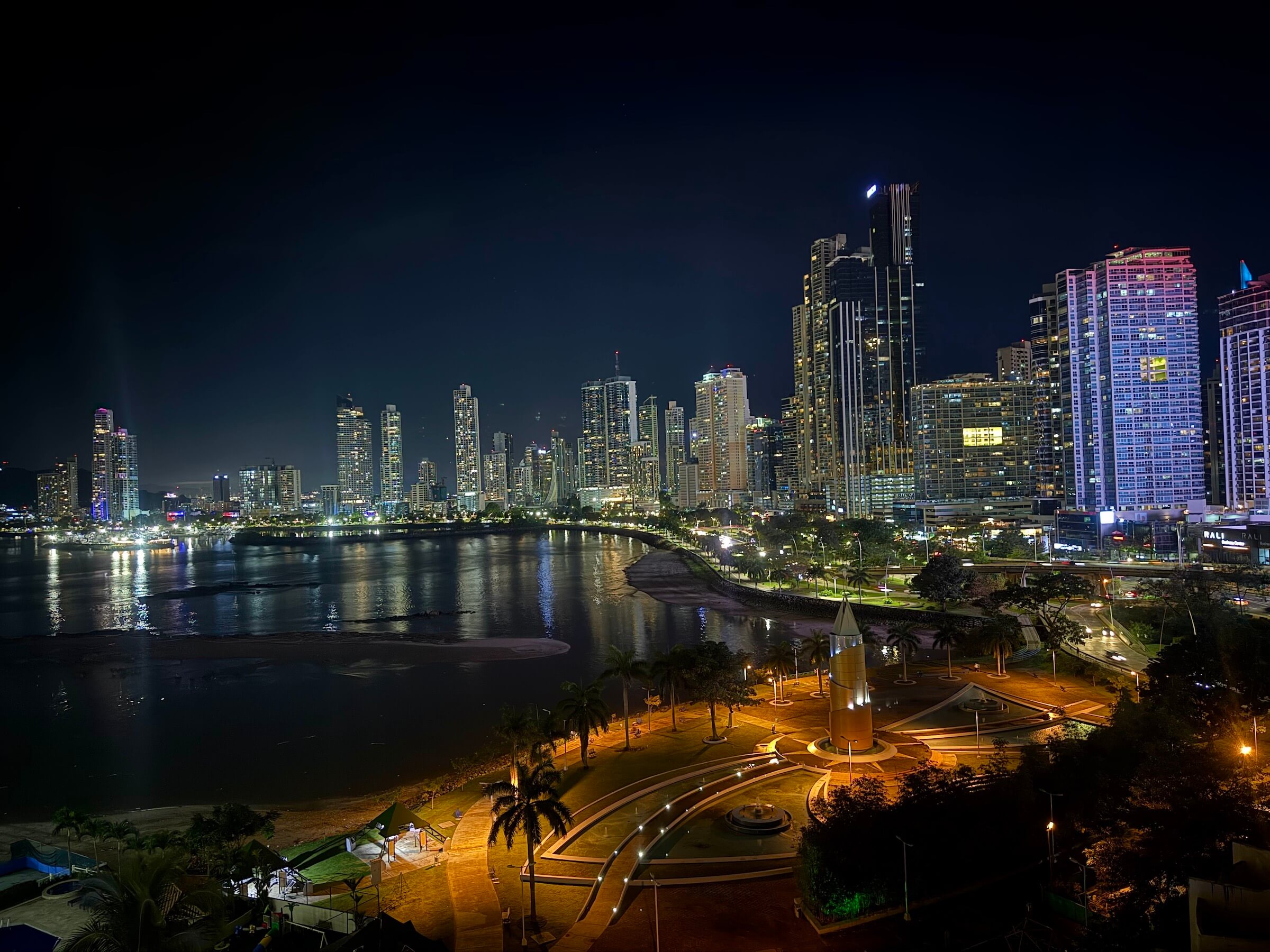 Noite na Cidade do Panamá