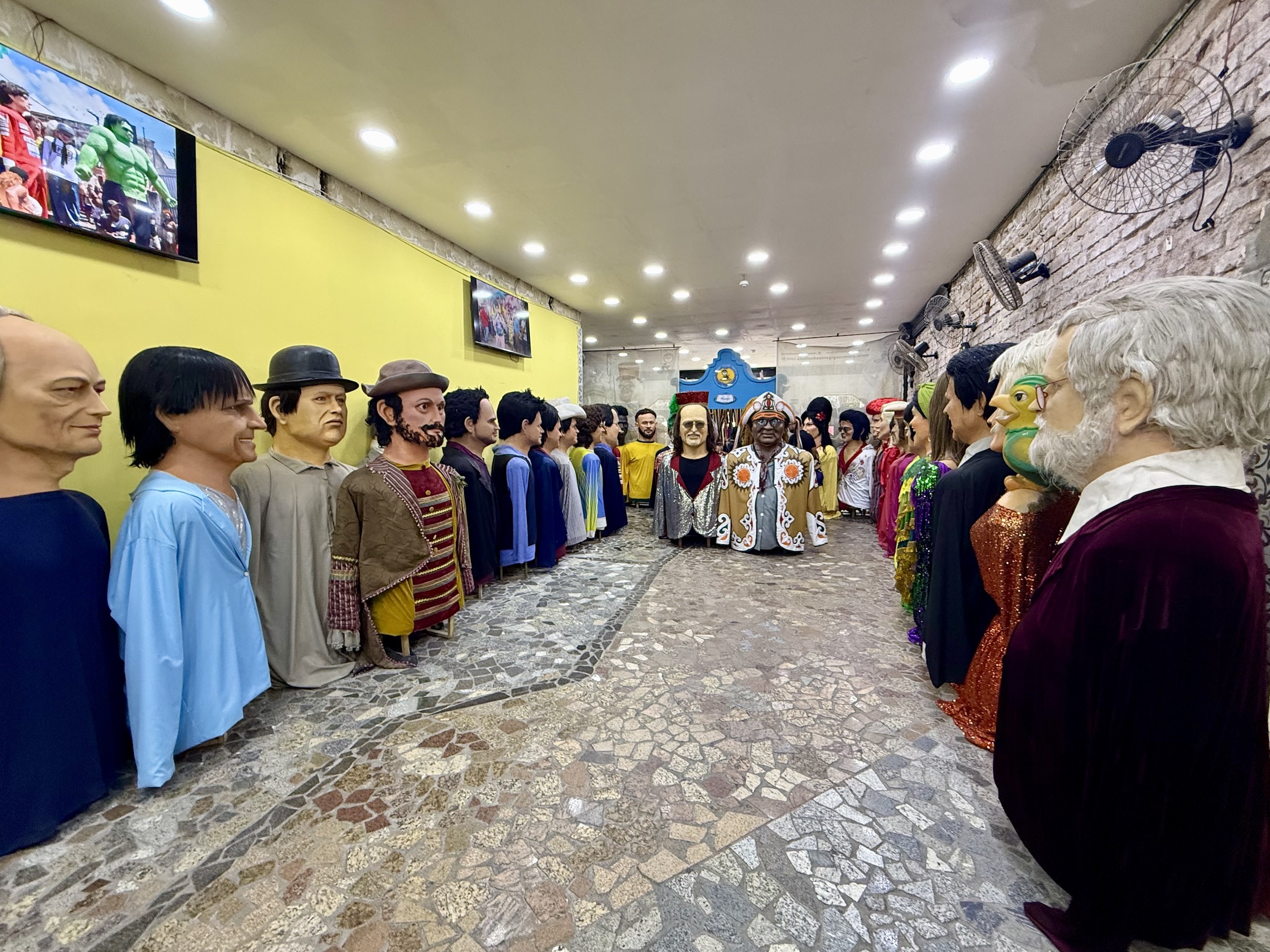 Embaixada dos Bonecos Gigantes