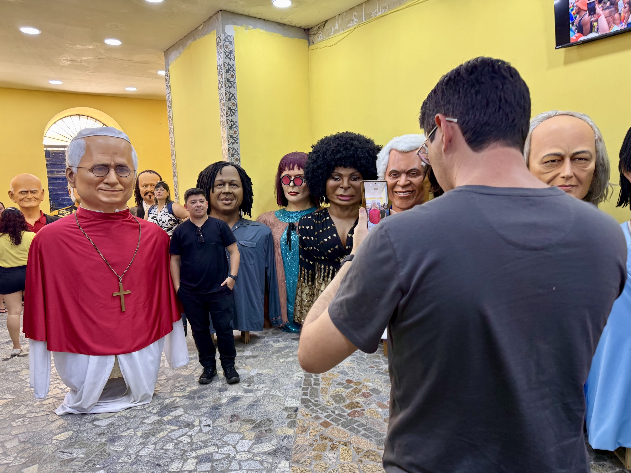 Embaixada dos Bonecos Gigantes